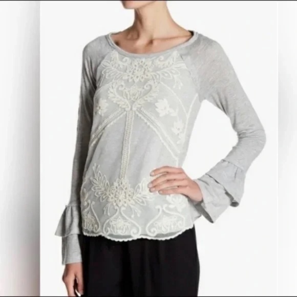 NWT Altar’d State Lace Overlay Long Sleeves Bell Cuffs Top Heather Gray Size S - Picture 1 of 12